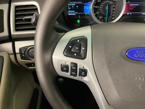 Used 2015 Ford Explorer XLT w/ Equipment Group 201A FWD image 24