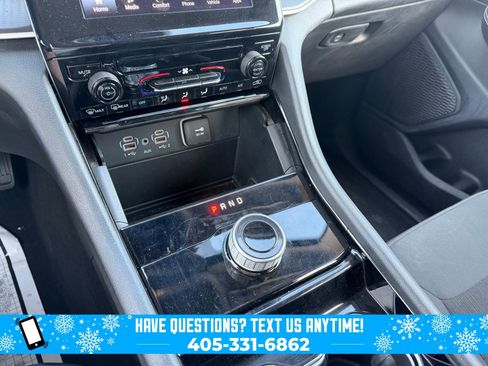 Used 2023 Jeep Grand Cherokee L Laredo image 19