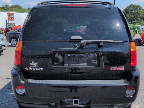 Used 2008 GMC Envoy Denali w/ Sun And 6-Disc Cd Package RWD image 4