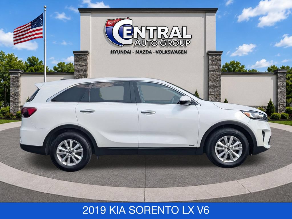 Used 2019 Kia Sorento AWD V6 image 9