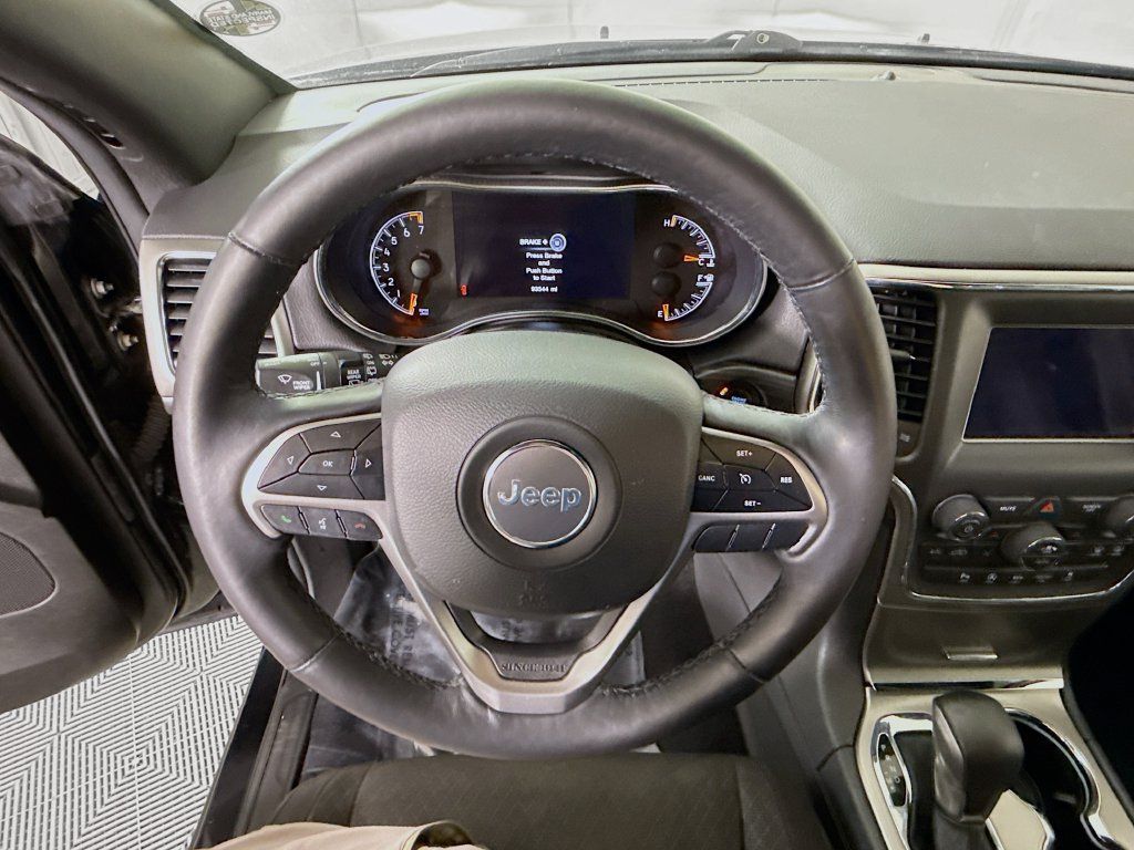 Used 2021 Jeep Grand Cherokee Laredo AWD/4WD image 21