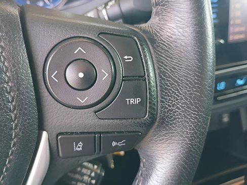Used 2019 Toyota Corolla SE FWD image 13