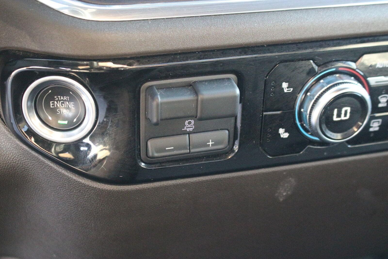 Used 2025 GMC Sierra 1500 SLT AWD/4WD image 26