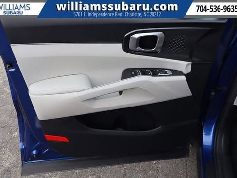 Used 2023 Kia Sorento S w/ Panoramic Sunroof Package image 17