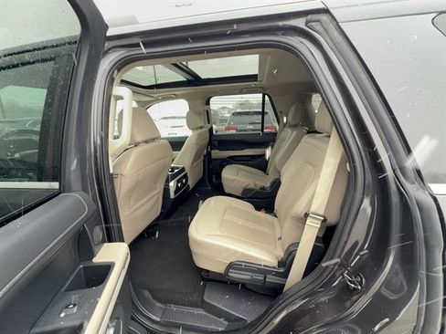 Used 2024 Ford Expedition Limited image 24