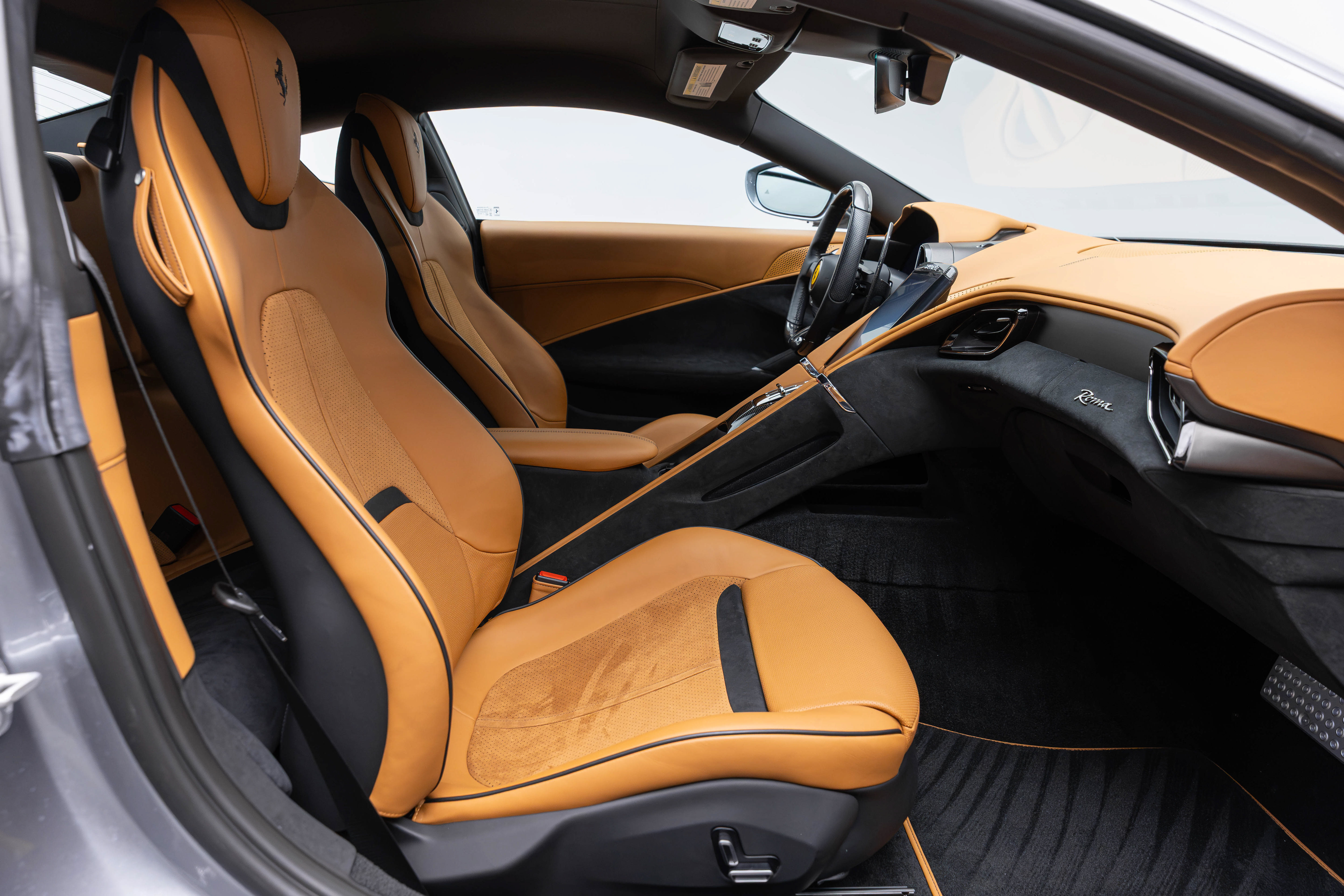 Used 2022 Ferrari Roma RWD image 47