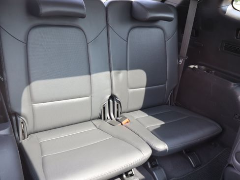 Used 2018 Hyundai Santa Fe Limited FWD image 12