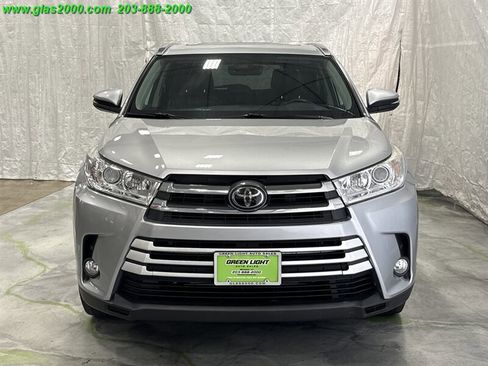 Used 2018 Toyota Highlander XLE image 19