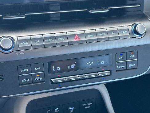 Certified 2025 Hyundai Kona SEL AWD/4WD image 20