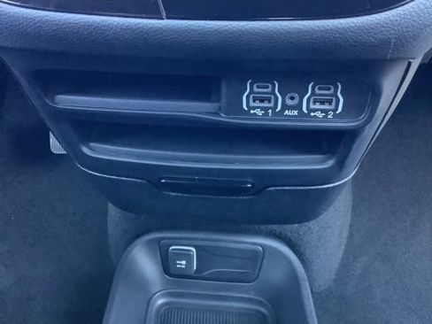 Certified 2023 Chrysler Pacifica Touring-L w/ S Appearance Package AWD/4WD image 30