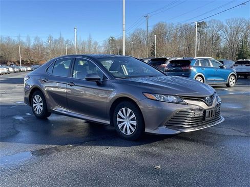 Used 2019 Toyota Camry LE image 7