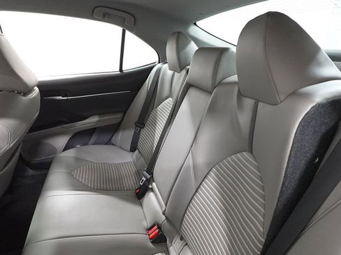 Used 2021 Toyota Camry SE image 23