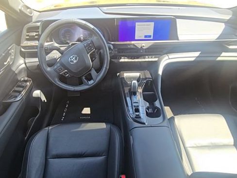 Used 2024 Toyota Crown Platinum AWD/4WD image 12