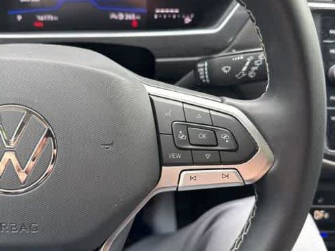 Certified 2023 Volkswagen Tiguan SE w/ Panoramic Sunroof Package FWD image 16