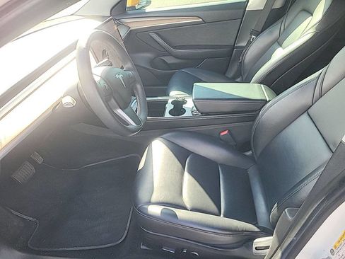 Used 2021 Tesla Model 3 Standard Range Plus image 8