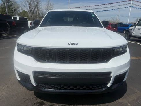 Certified 2024 Jeep Grand Cherokee L Altitude image 8