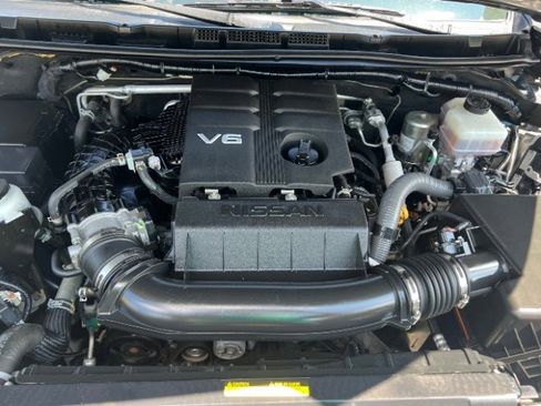 Used 2022 Nissan Frontier SV w/ Technology Package image 16