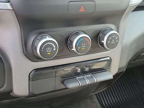 Used 2021 RAM 1500 Big Horn AWD/4WD image 16
