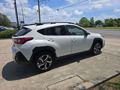 Used 2024 Subaru Crosstrek 2.0i Premium image 4