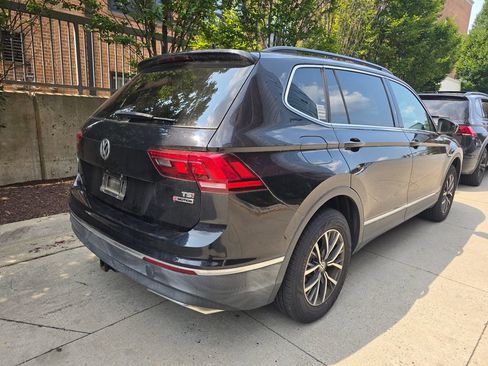 Used 2018 Volkswagen Tiguan SE w/ Panoramic Sunroof Package AWD/4WD image 7
