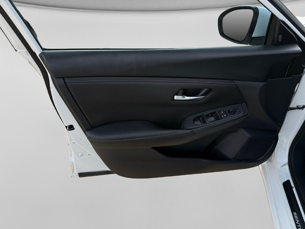 Used 2025 Nissan Sentra SV FWD image 17