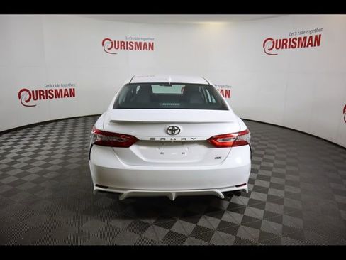 Used 2020 Toyota Camry SE FWD image 11