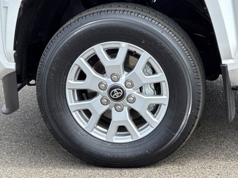 Used 2024 Toyota Tacoma SR5 RWD image 29