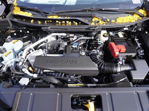 New 2026 Nissan Rogue Platinum image 7