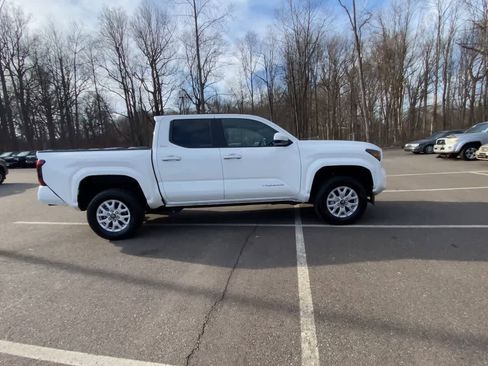 Certified 2025 Toyota Tacoma SR5 image 16