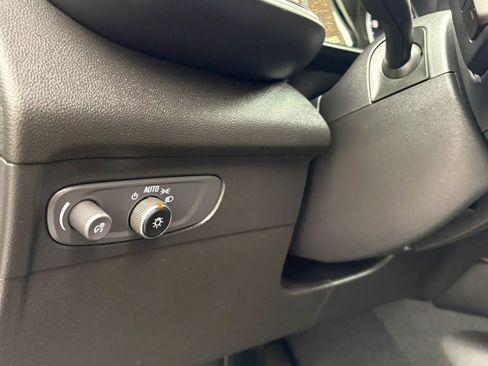 Used 2021 Buick Envision Essence w/ Sport Touring Package AWD/4WD image 17