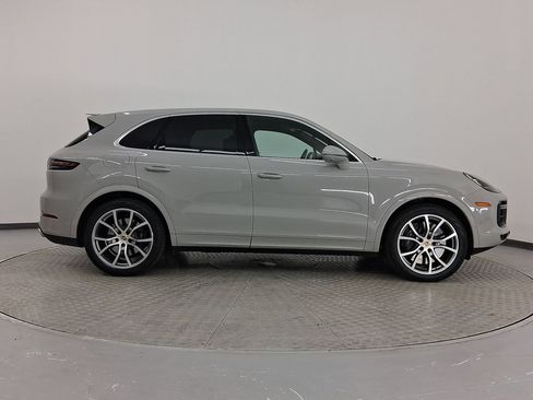 Certified 2022 Porsche Cayenne Turbo image 8