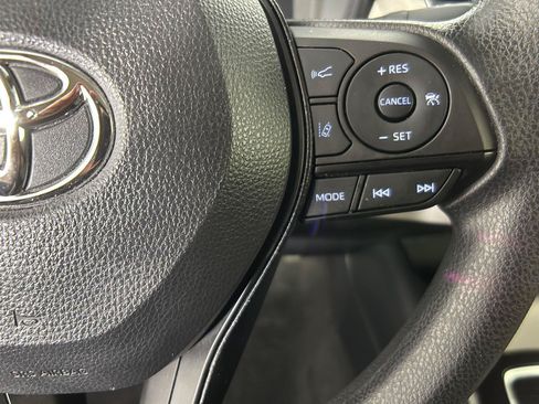 Used 2020 Toyota Corolla LE w/ LE Convenience Package FWD image 32