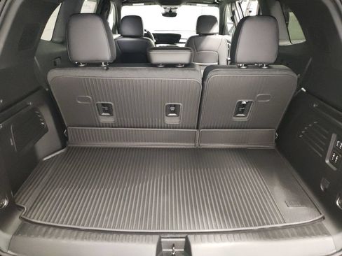 New 2026 Buick Enclave Avenir w/ Super Cruise Package AWD/4WD image 14