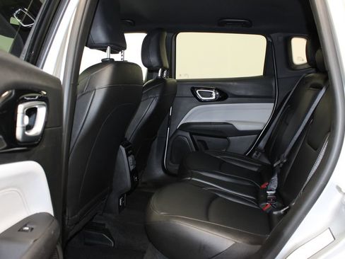 Used 2025 Jeep Compass Limited AWD/4WD image 5