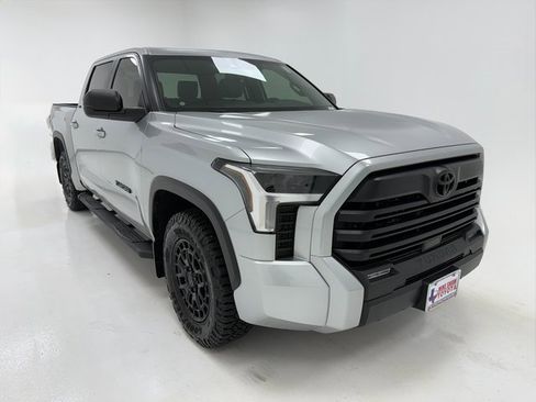 Used 2025 Toyota Tundra SR5 w/ SR5 Premium Package image 2