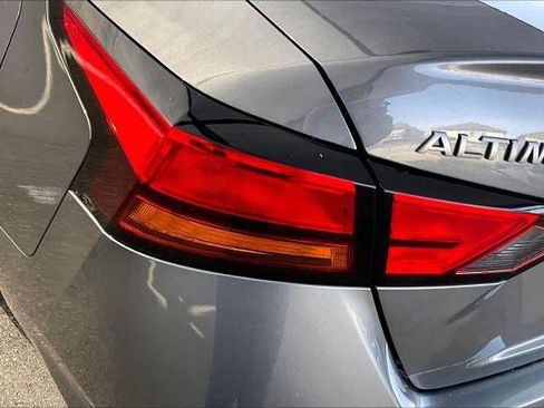 Certified 2024 Nissan Altima 2.5 SV image 28