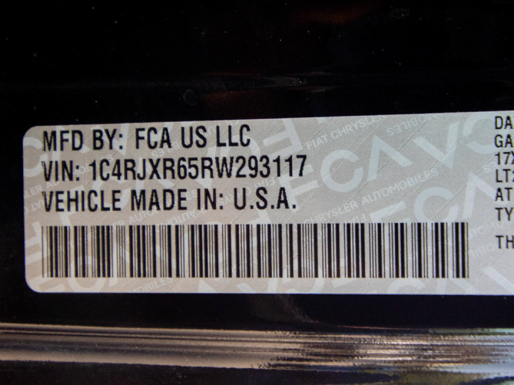 Used 2024 Jeep Wrangler Unlimited Rubicon 4xe AWD/4WD image 32
