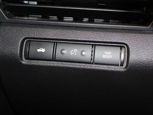 Used 2024 Nissan Altima 2.5 SV image 38
