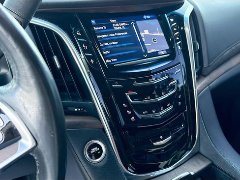 Used 2016 Cadillac Escalade Luxury RWD image 29