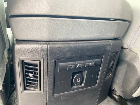 Used 2017 RAM 1500 Classic SLT w/ Luxury Group image 23