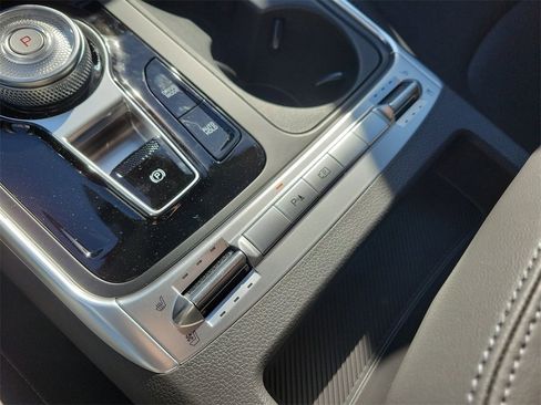 New 2026 Kia Carnival SX image 38