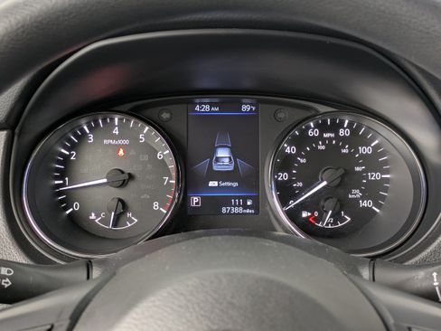 Used 2020 Nissan Rogue S FWD image 25