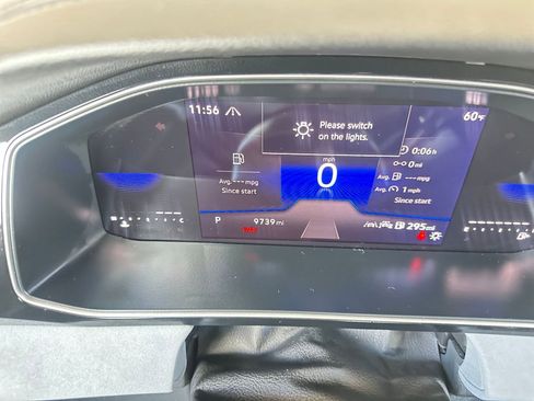 Used 2025 Volkswagen Jetta SE image 40