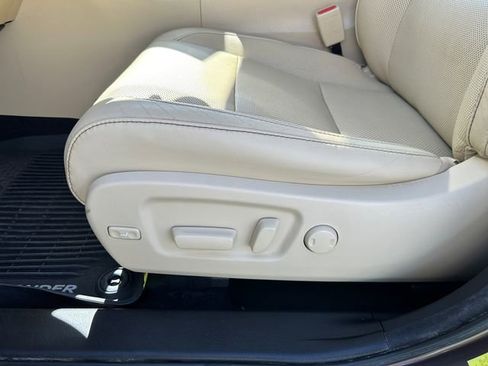 Certified 2017 Toyota Highlander Limited image 23