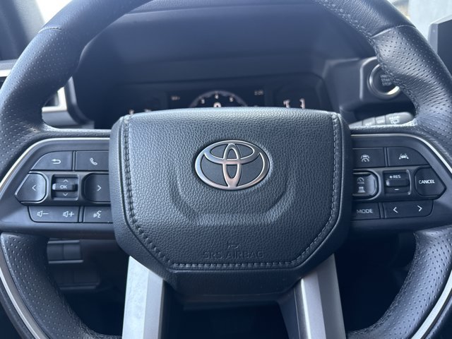 Used 2025 Toyota 4Runner SR5 AWD/4WD image 18