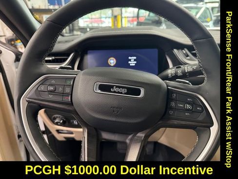 Used 2024 Jeep Grand Cherokee Limited w/ Luxury Tech Group II image 20