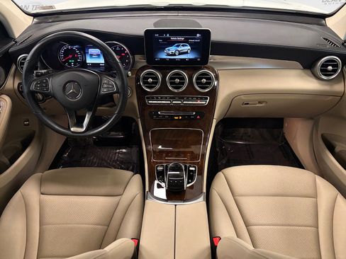 Used 2019 Mercedes-Benz GLC 300 4MATIC image 14
