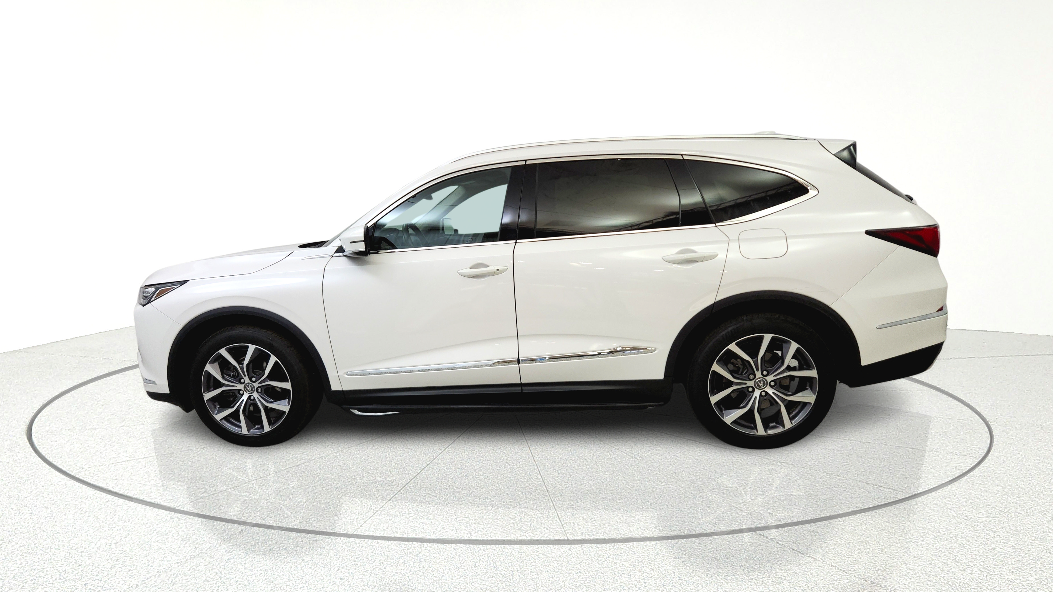 Used 2023 Acura MDX w/ Technology Package AWD/4WD image 4