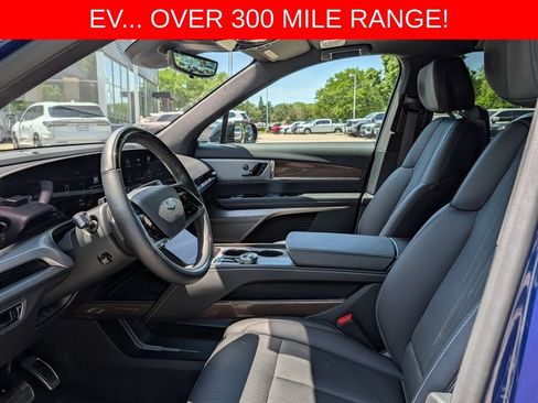 Used 2026 Cadillac Vistiq Sport w/ LPO, Floor Liner Package AWD/4WD image 34