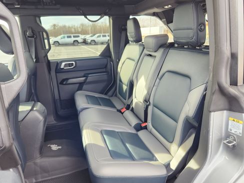 Used 2024 Ford Bronco Outer Banks image 11